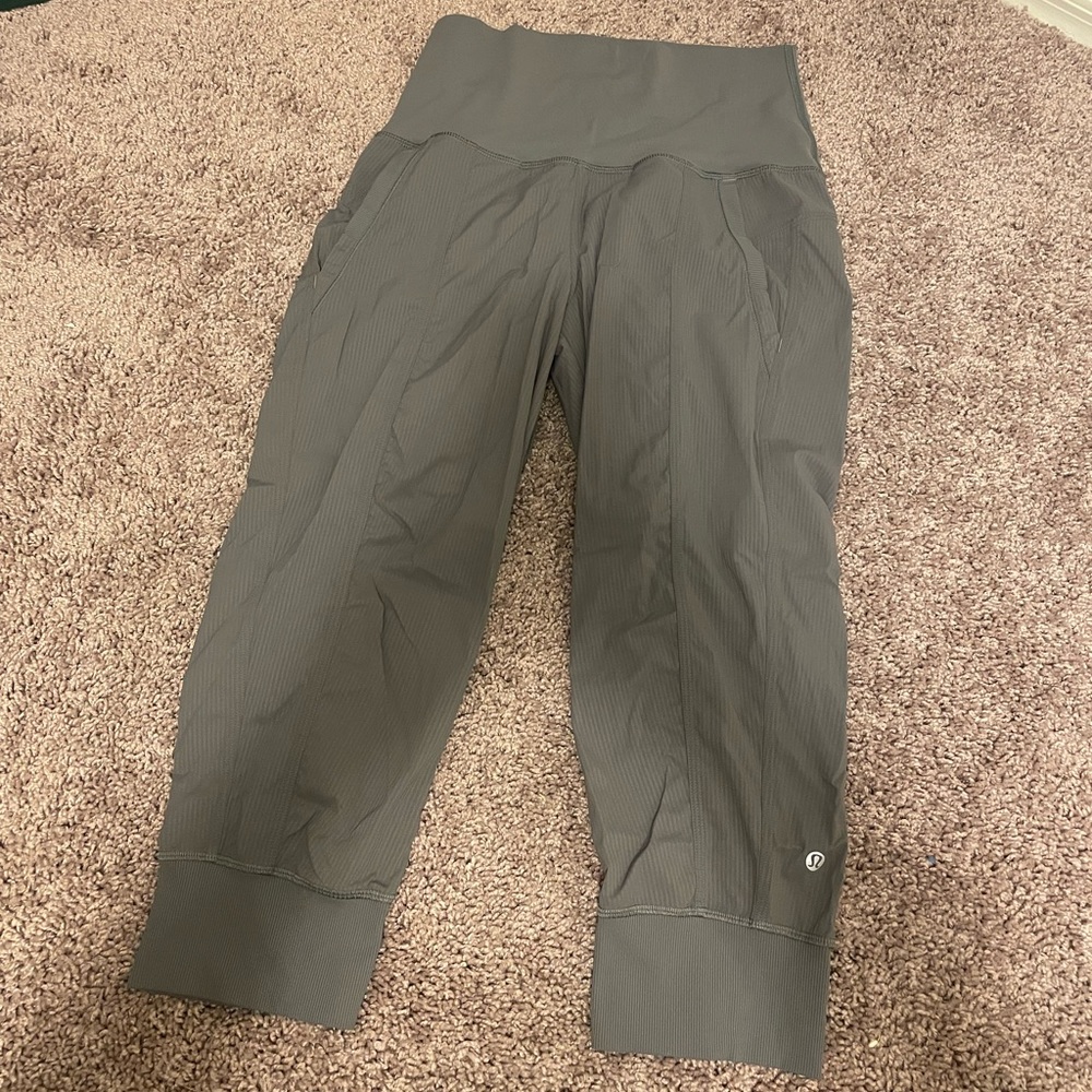 Lululemon joggers size 6 gray womens